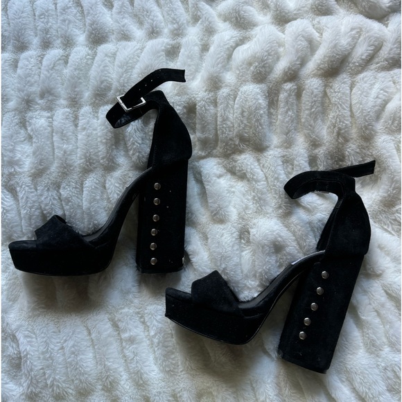 Black Steve Madden heels size not visible anymore (6) - Picture 1 of 6